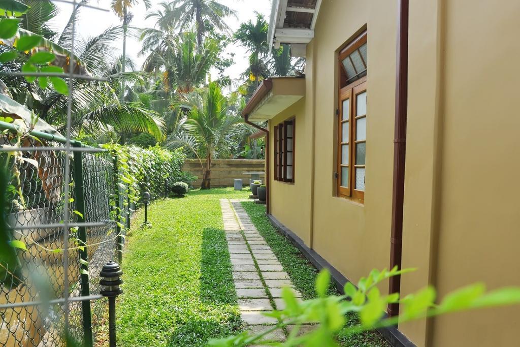Hewittes Cottage Weligama Exterior photo